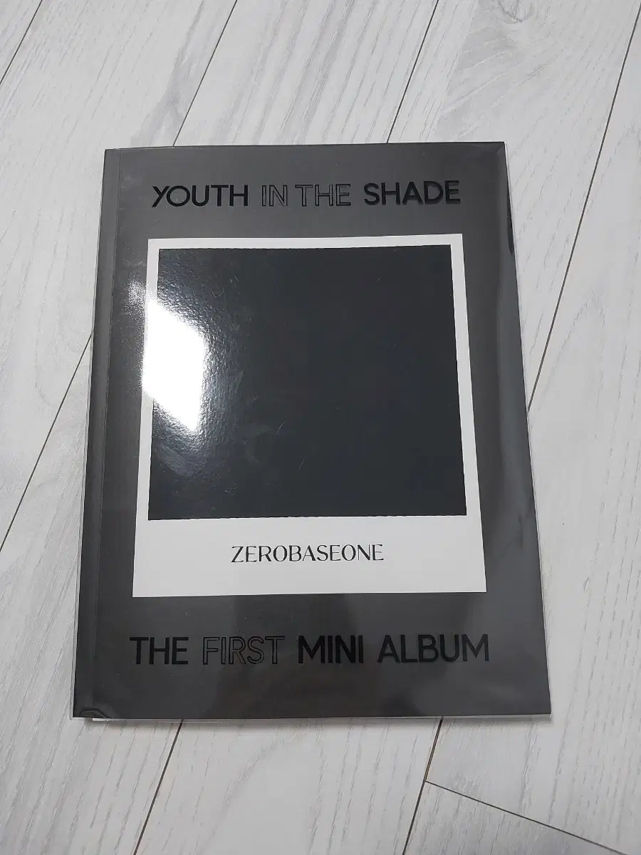 제로베이스원 YOUTH IN THE SHADE앨범